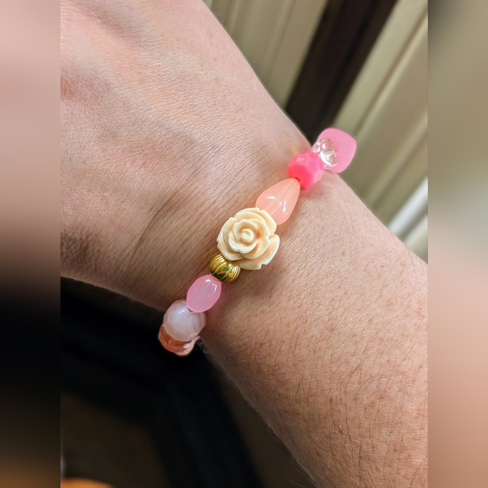 Elegant Pink and Gold Beaded Necklace And Matching Bracelet - Picture 3 of 6